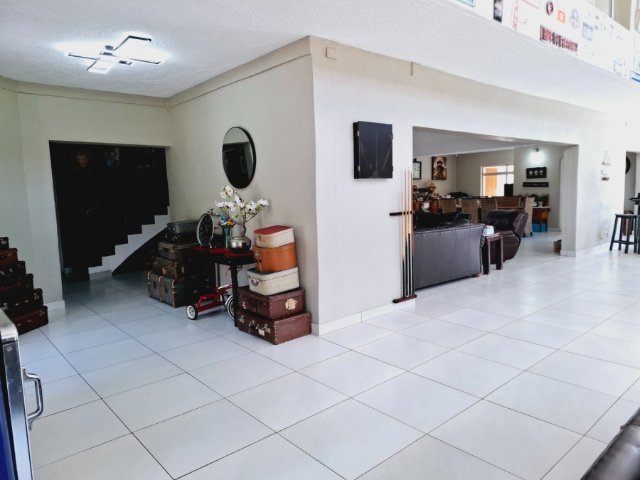 5 Bedroom Property for Sale in Rayton Free State
